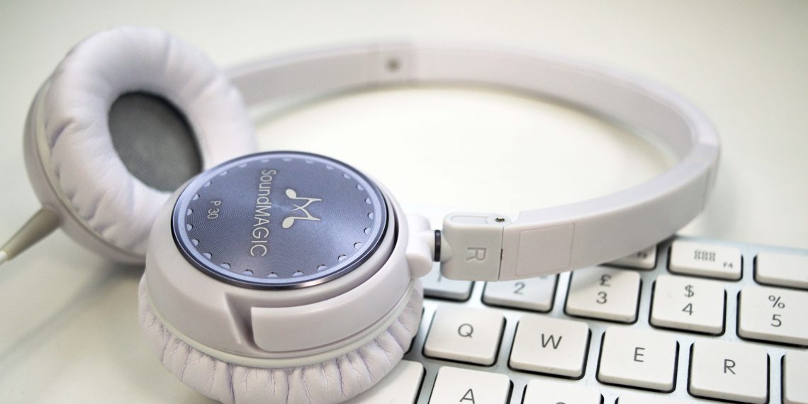 soundmagic p30 travel headphones