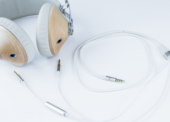 Meze 99 Classic Headphones Review – Yes I Wood!