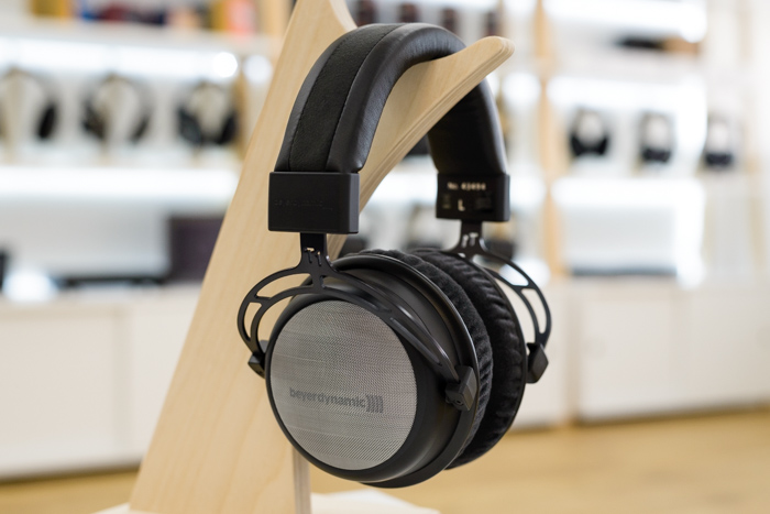 Review- The Beyerdynamic T1 2nd Generation Black Edition