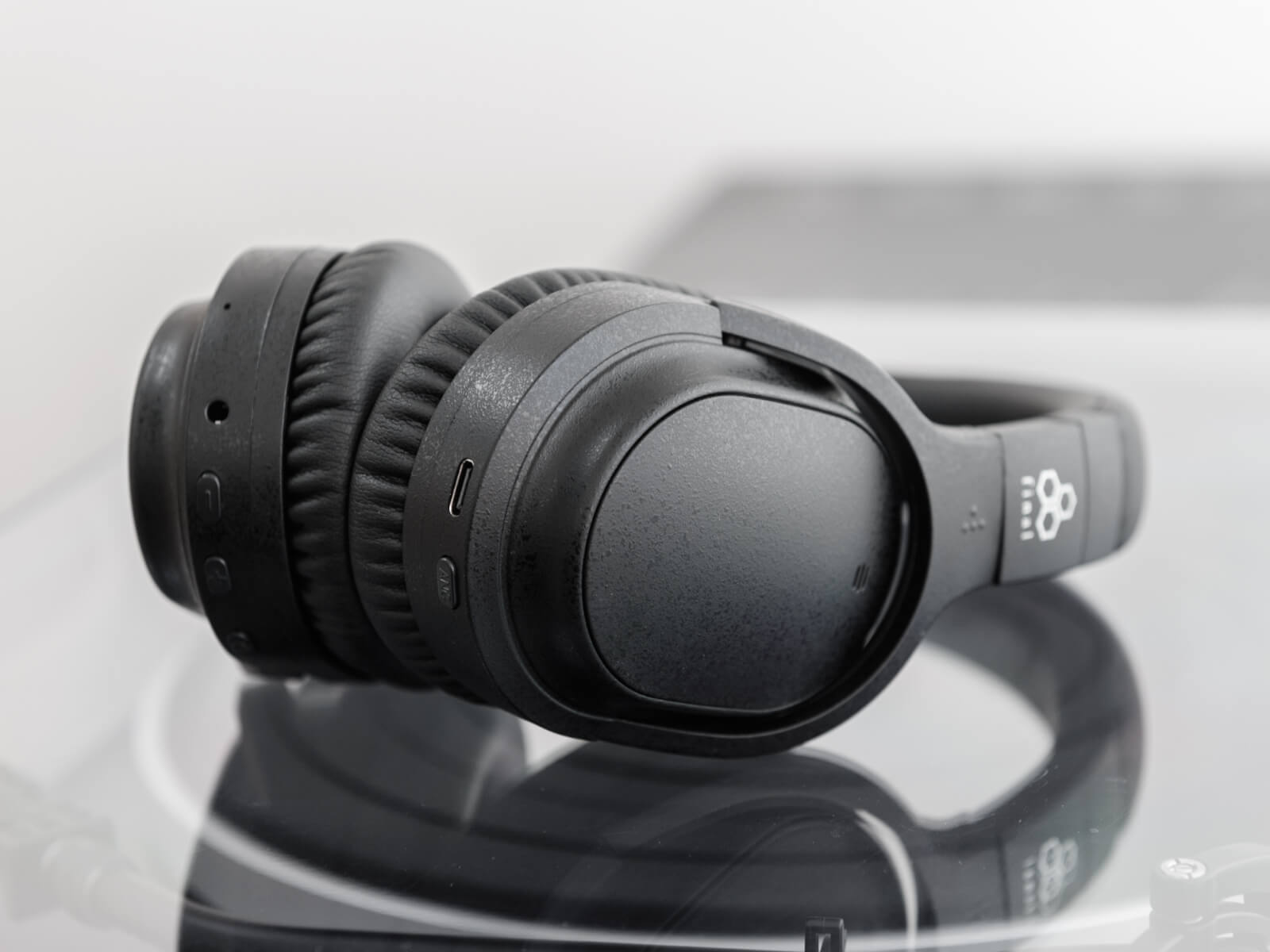 Final UX3000 wins Trusted Reviews Best Affordable Headphone