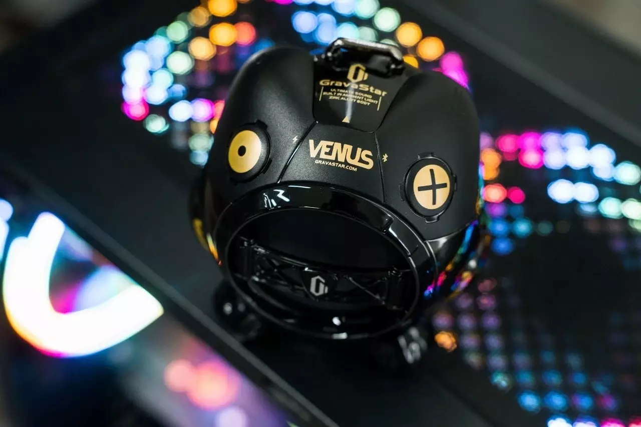 Gravastar Venus Gaming Setup