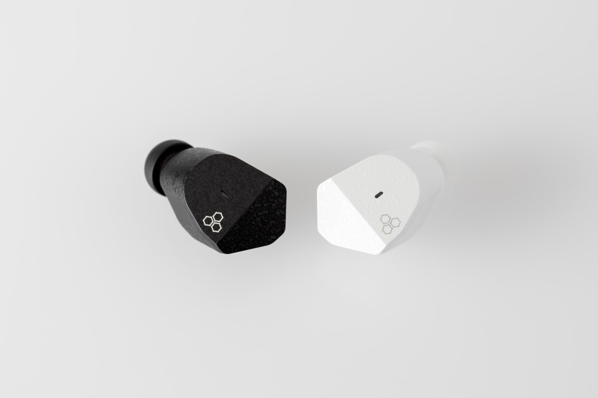 Wireless earphones below online 200